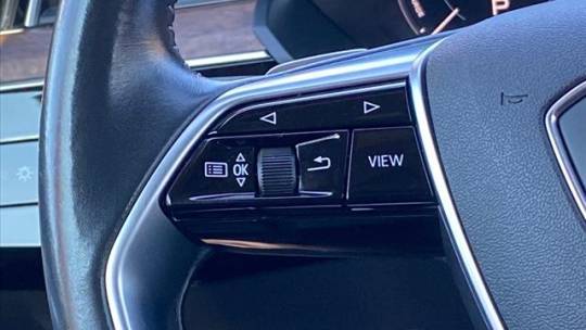 2019 Audi e-tron WA1LAAGE1KB025055