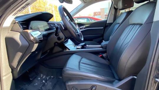 2019 Audi e-tron WA1LAAGE1KB025055