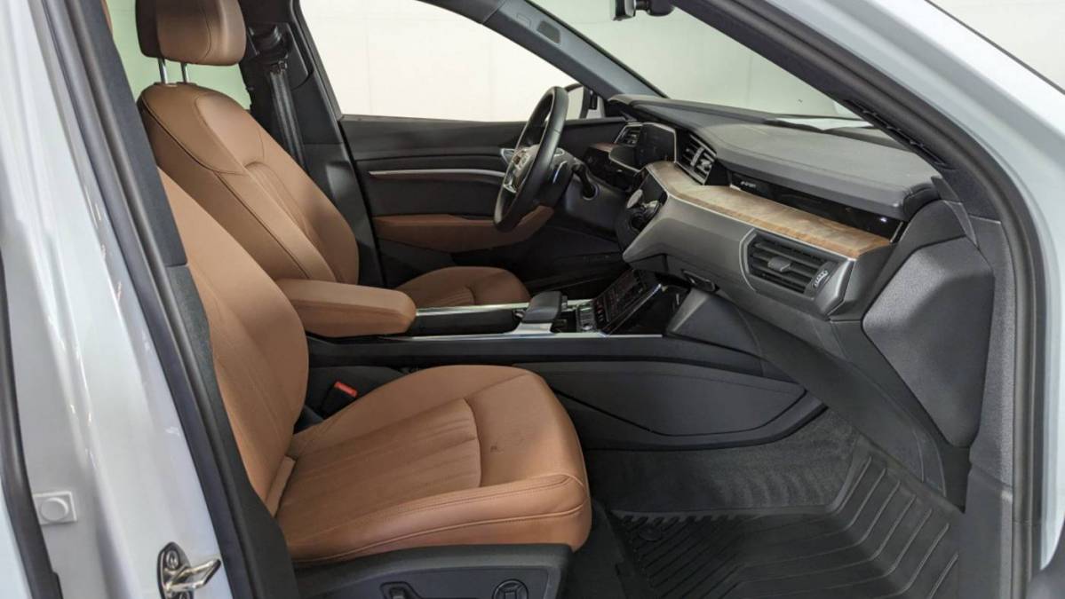 2021 Audi e-tron WA1LAAGE6MB003491