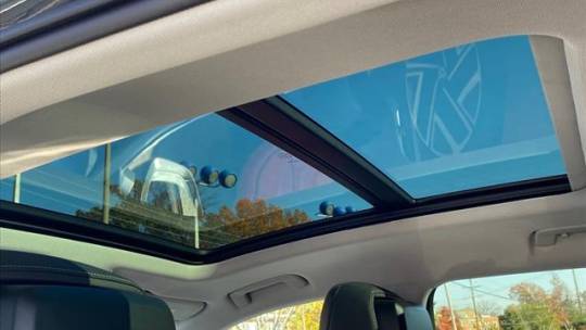 2019 Audi e-tron WA1LAAGE1KB025055