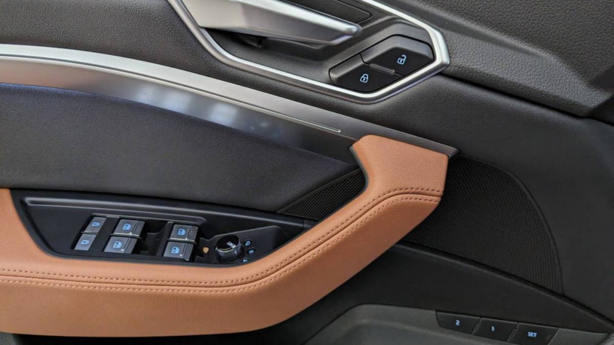 2021 Audi e-tron WA1LAAGE6MB003491