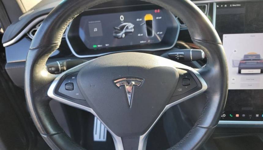 2018 Tesla Model X 5YJXCDE21JF088101