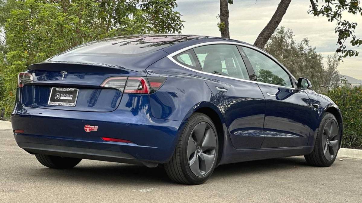 2017 Tesla Model 3 5YJ3E1EA6HF001513