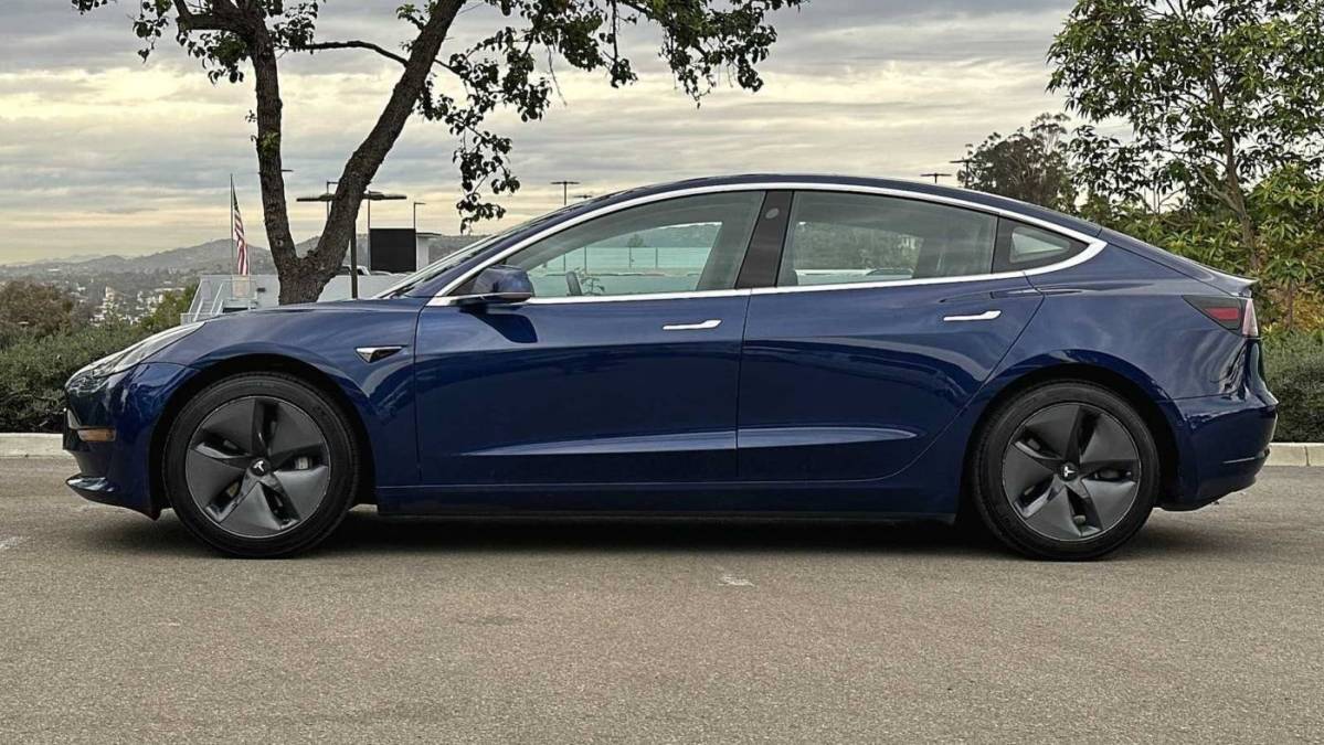 2017 Tesla Model 3 5YJ3E1EA6HF001513