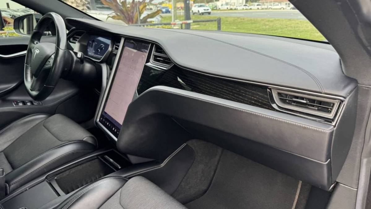 2018 Tesla Model S 5YJSA1E23JF266721