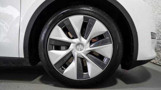 2021 Tesla Model Y 5YJYGDEE1MF064419