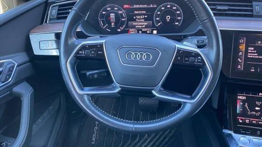 2019 Audi e-tron WA1LAAGE7KB024766