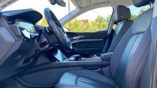 2019 Audi e-tron WA1LAAGE7KB024766