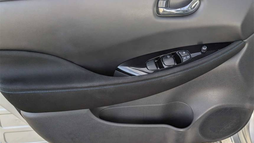 2018 Nissan LEAF 1N4AZ1CP5JC304083