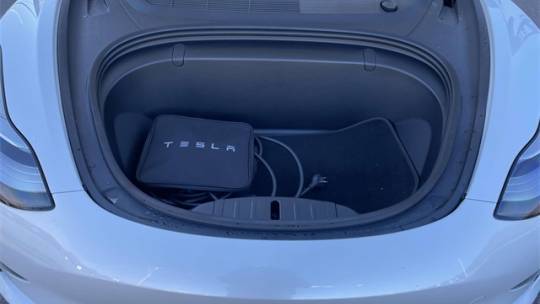2018 Tesla Model 3 5YJ3E1EB5JF134083
