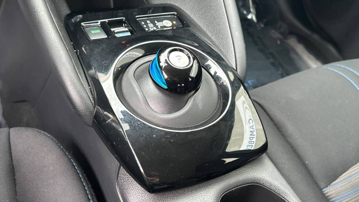 2022 Nissan LEAF 1N4AZ1CV4NC560297
