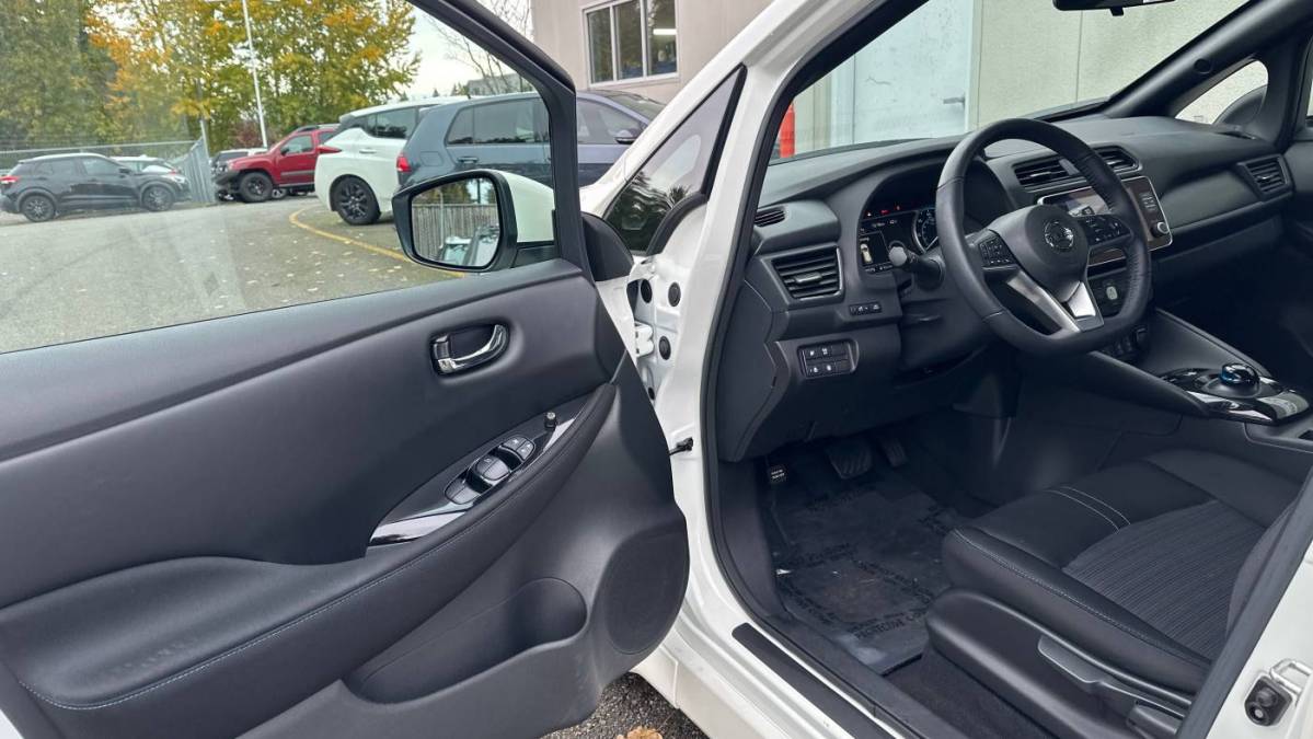 2022 Nissan LEAF 1N4AZ1CV4NC560297