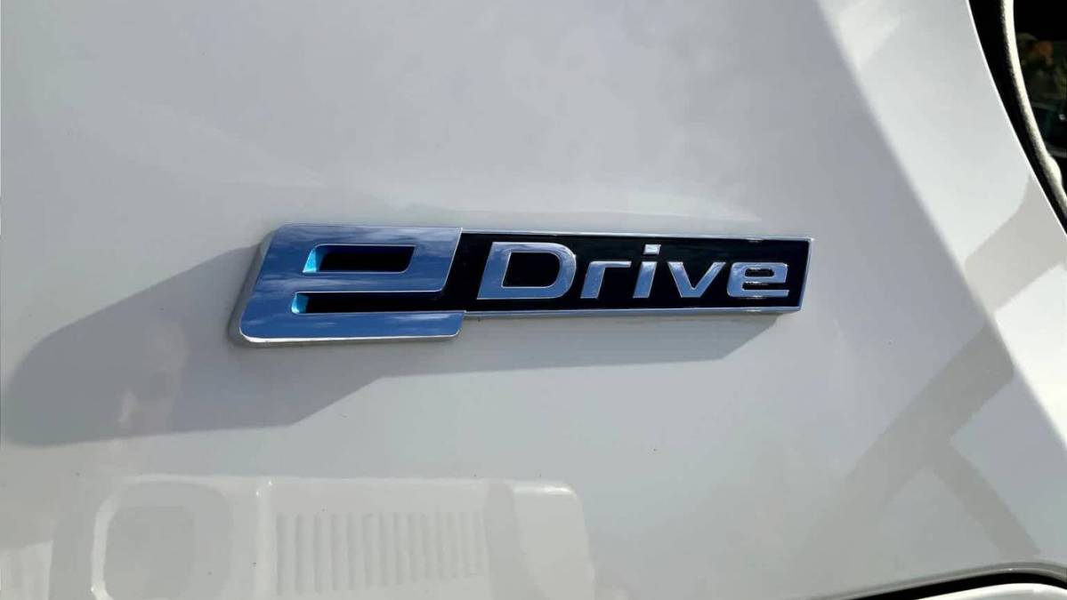 2019 BMW 5 Series WBAJA9C57KB392637