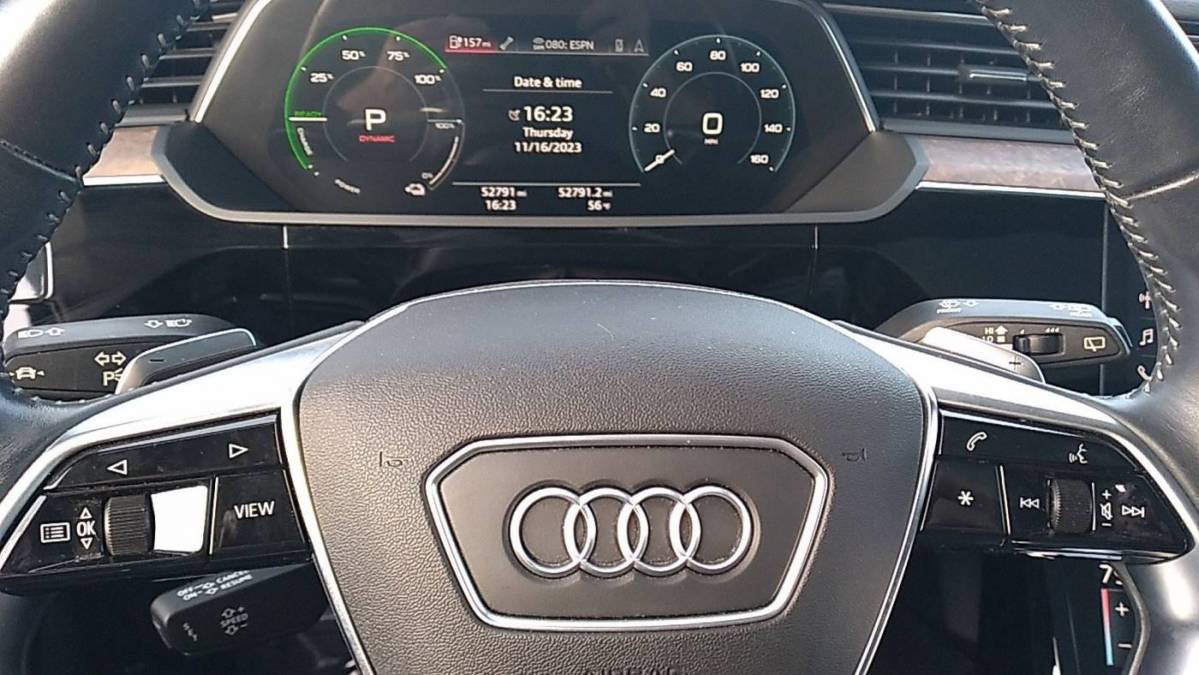 2019 Audi e-tron WA1LAAGE8KB024548