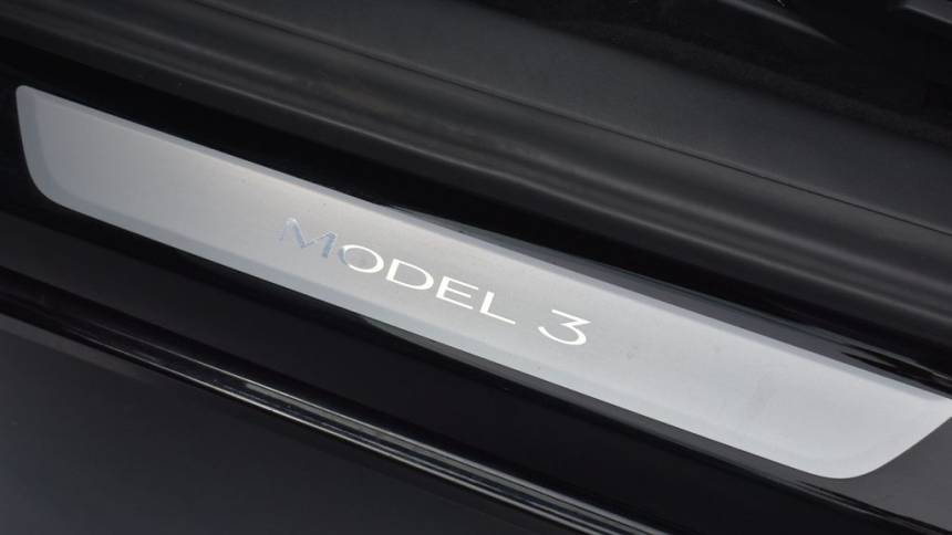 2018 Tesla Model 3 5YJ3E1EA2JF172703