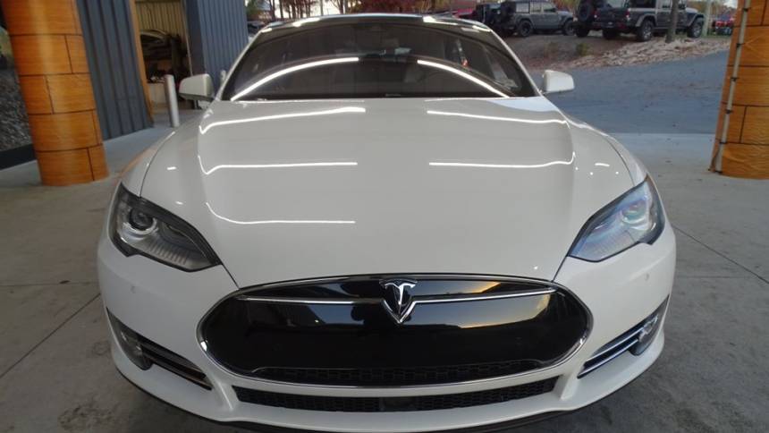 2015 Tesla Model S 5YJSA1E48FF115706