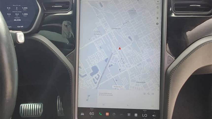 2018 Tesla Model X 5YJXCDE26JF115003
