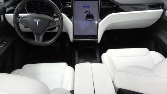 2018 Tesla Model X 5YJXCBE28JF112821