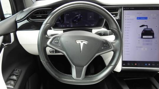 2018 Tesla Model X 5YJXCBE28JF112821