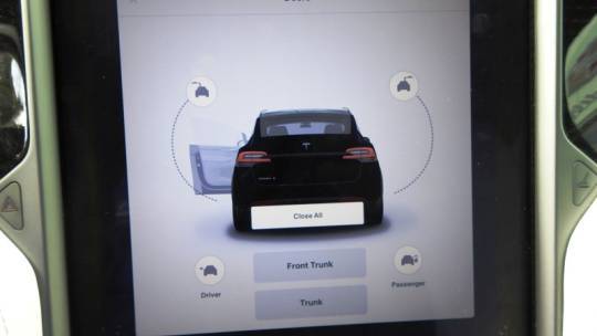 2018 Tesla Model X 5YJXCBE28JF112821