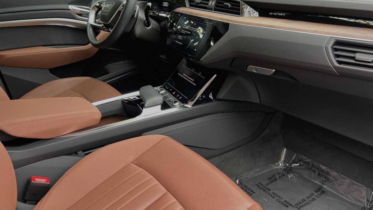 2021 Audi e-tron WA1LAAGEXMB013005