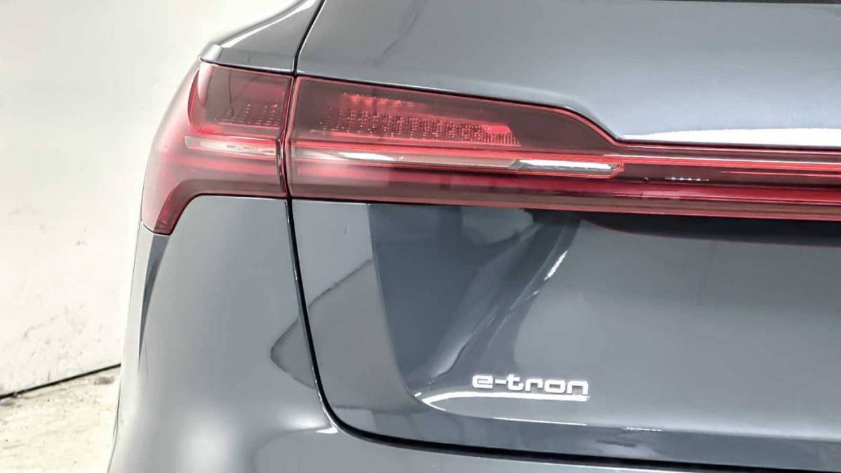 2021 Audi e-tron WA1LABGE2MB011612