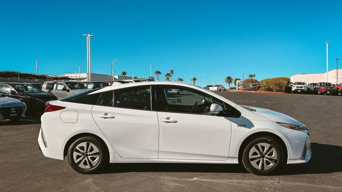 2018 Toyota Prius Prime JTDKARFP5J3081320