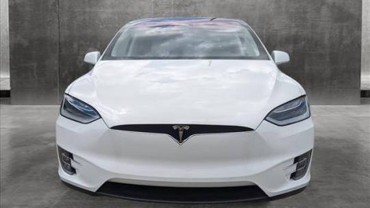 2018 Tesla Model X 5YJXCDE29JF136542