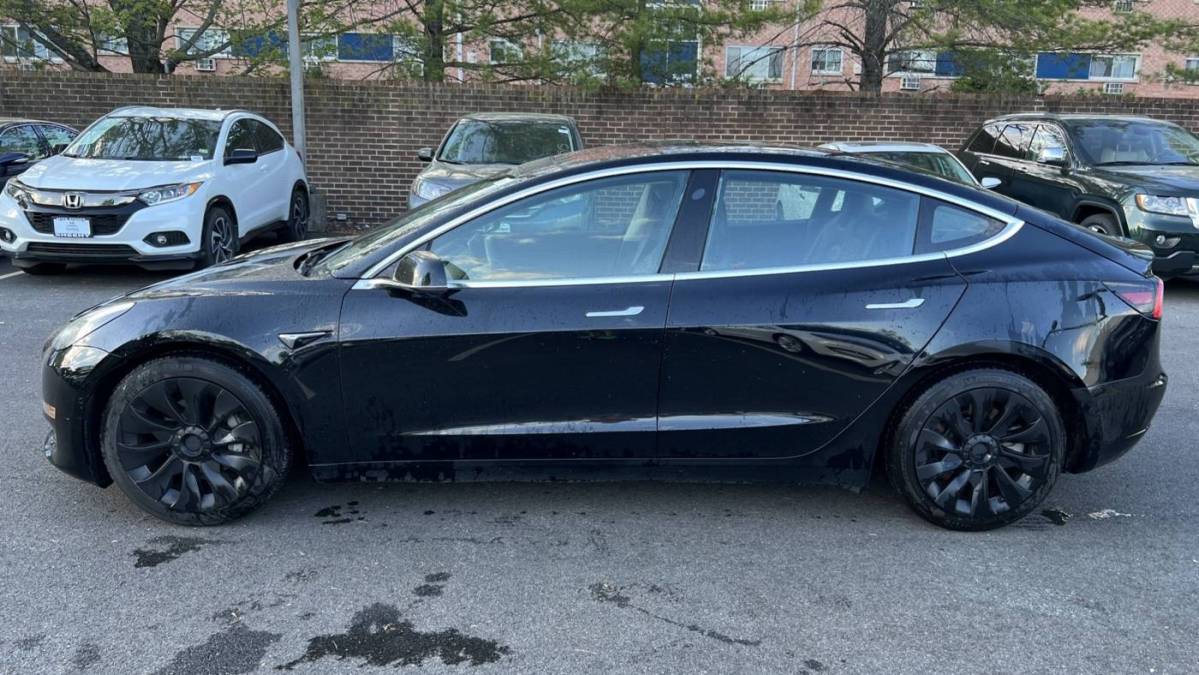 2018 Tesla Model 3 5YJ3E1EA0JF122902