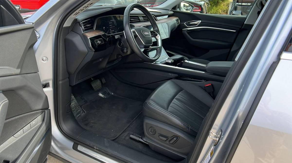 2020 Audi e-tron WA12ABGE6LB036216