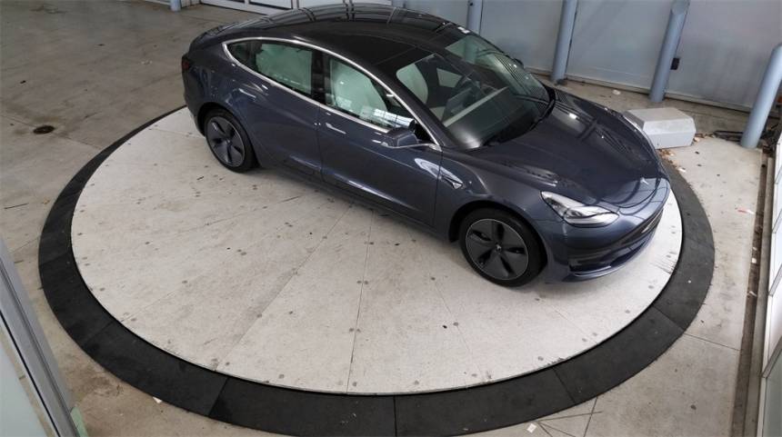 2019 Tesla Model 3 5YJ3E1EAXKF530406