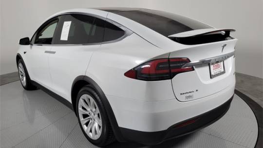 2017 Tesla Model X 5YJXCBE40HF038290