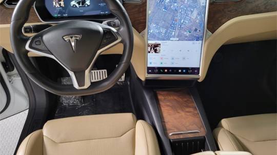 2017 Tesla Model X 5YJXCBE40HF038290