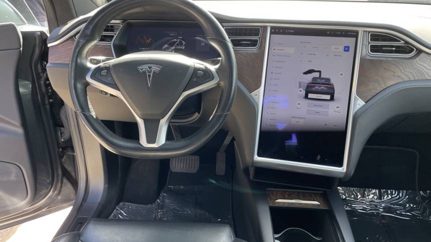 2017 Tesla Model X 5YJXCDE29HF065496