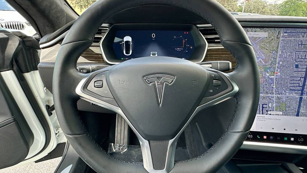 2016 Tesla Model S 5YJSA1E23GF132056