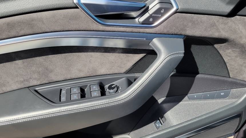 2019 Audi e-tron WA1VAAGE0KB013908