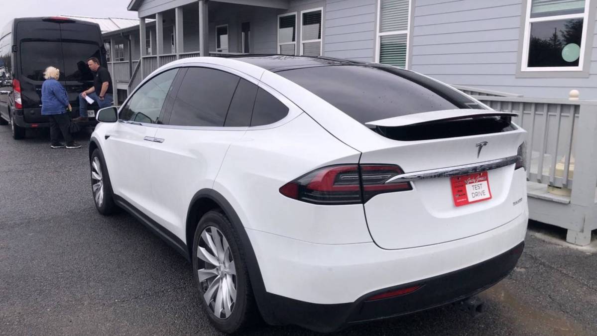 2020 Tesla Model X 5YJXCDE44LF241414