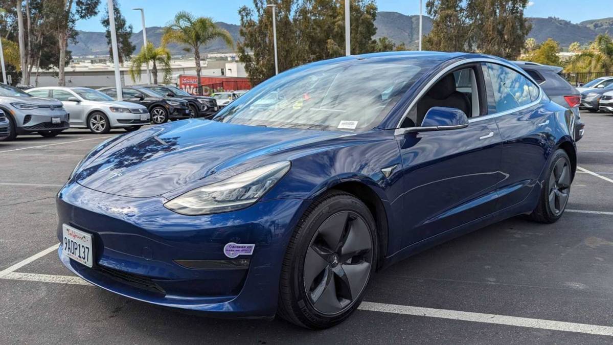 2018 Tesla Model 3 5YJ3E1EB0JF130913