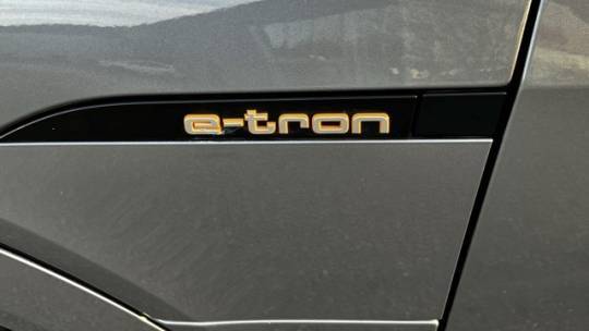 2019 Audi e-tron WA1VABGE0KB020685