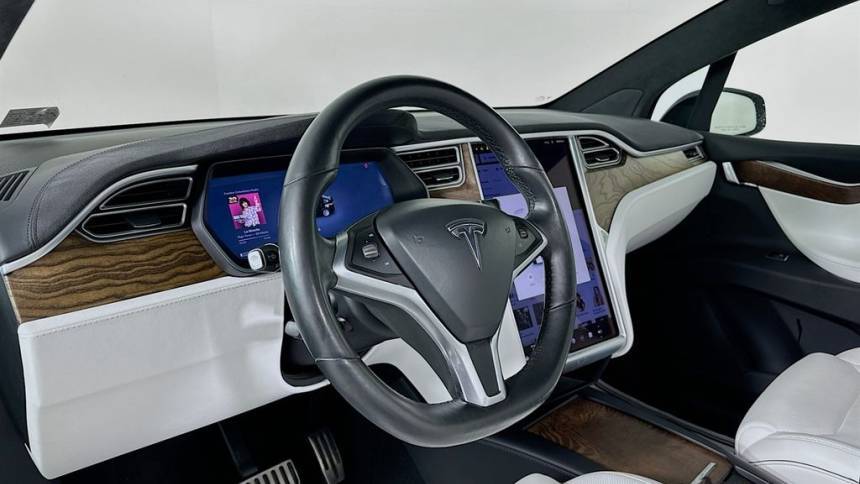 2016 Tesla Model X 5YJXCAE23GF012371