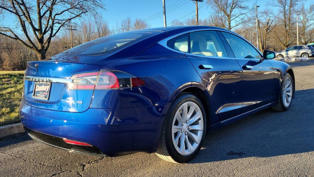 2017 Tesla Model S 5YJSA1E11HF218278