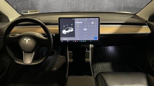 2019 Tesla Model 3 5YJ3E1EB7KF493677