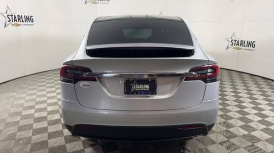 2017 Tesla Model X 5YJXCBE25HF056881