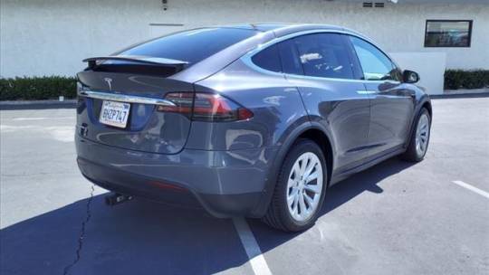 2018 Tesla Model X 5YJXCDE28JF138833