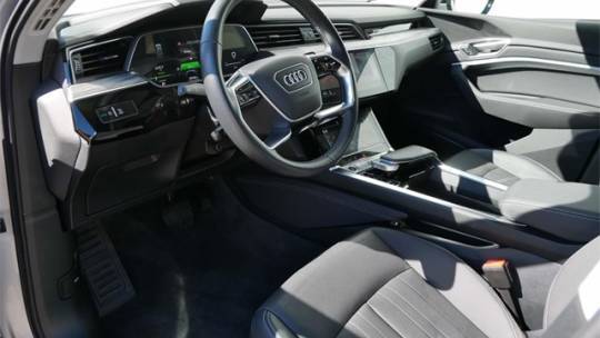 2021 Audi e-tron WA1LAAGE8MB015982