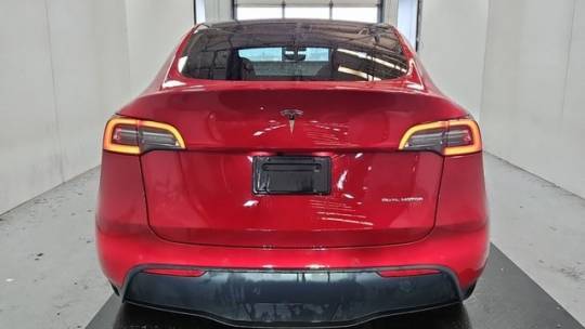 2021 Tesla Model Y 5YJYGDEEXMF186423