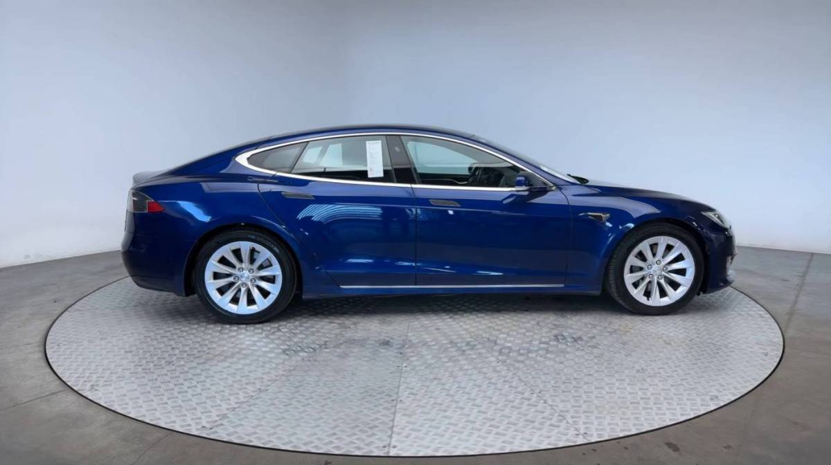 2017 Tesla Model S 5YJSA1E28HF204743