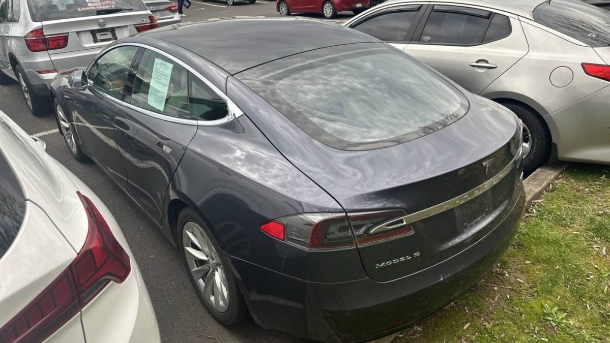 2019 Tesla Model S 5YJSA1E21KF306800