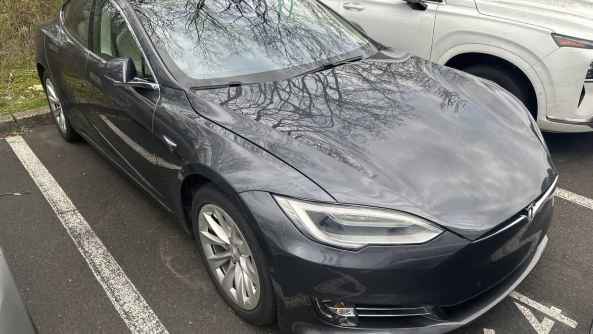2019 Tesla Model S 5YJSA1E21KF306800