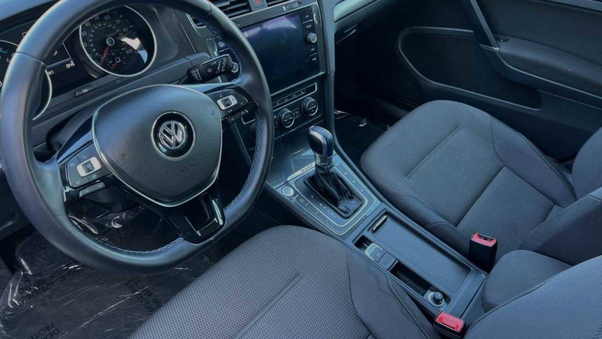 2019 Volkswagen e-Golf WVWKR7AU1KW903296